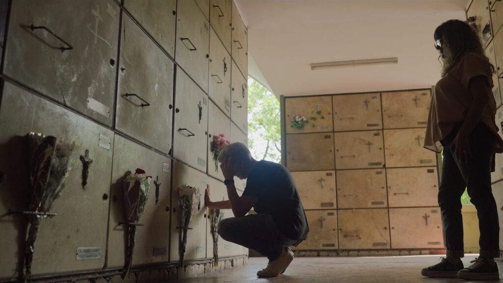 Escena de la serie documental La masacre de Flores
